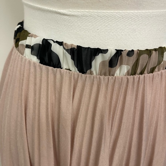 Loyd ford pale pink pleated skirt - Picture 7 of 7